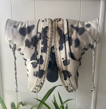 Load image into Gallery viewer, Marie Dono | String Theory 1/3